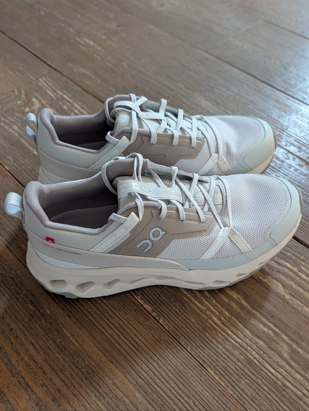 NIB On cloud horizon performance hiking ice/cream women's size 8